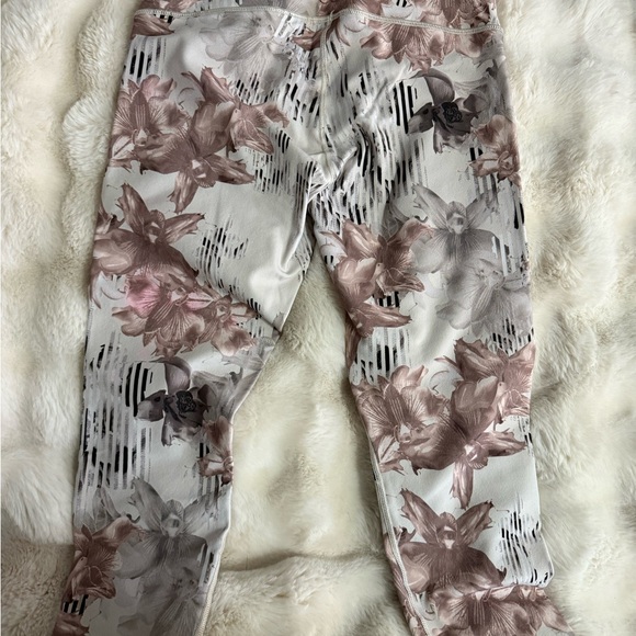 CALIA - Picture 3 of 5